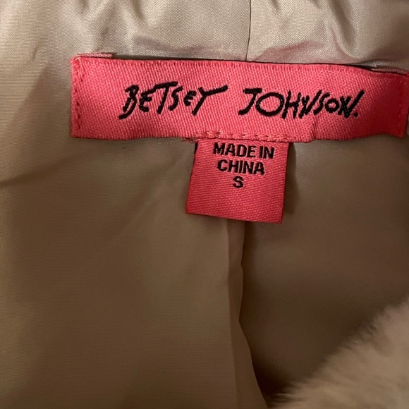 Betsey Johnson Faux Mink Fur Ivory White Short Cropped Jacket, Size Small - Picture 7 of 10